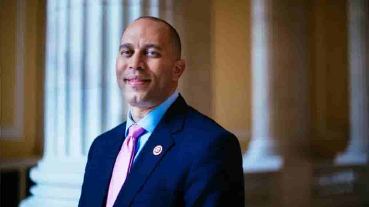 Check Who Is Hakeem Jeffries's Wife And Know His Net Worth