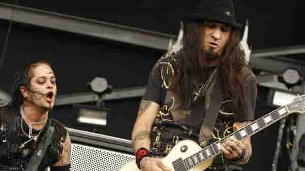 How did Wayne Swinny die? Saliva Guitarist Wayne Swinny Dies at 59 Following Brain Hemorrhage