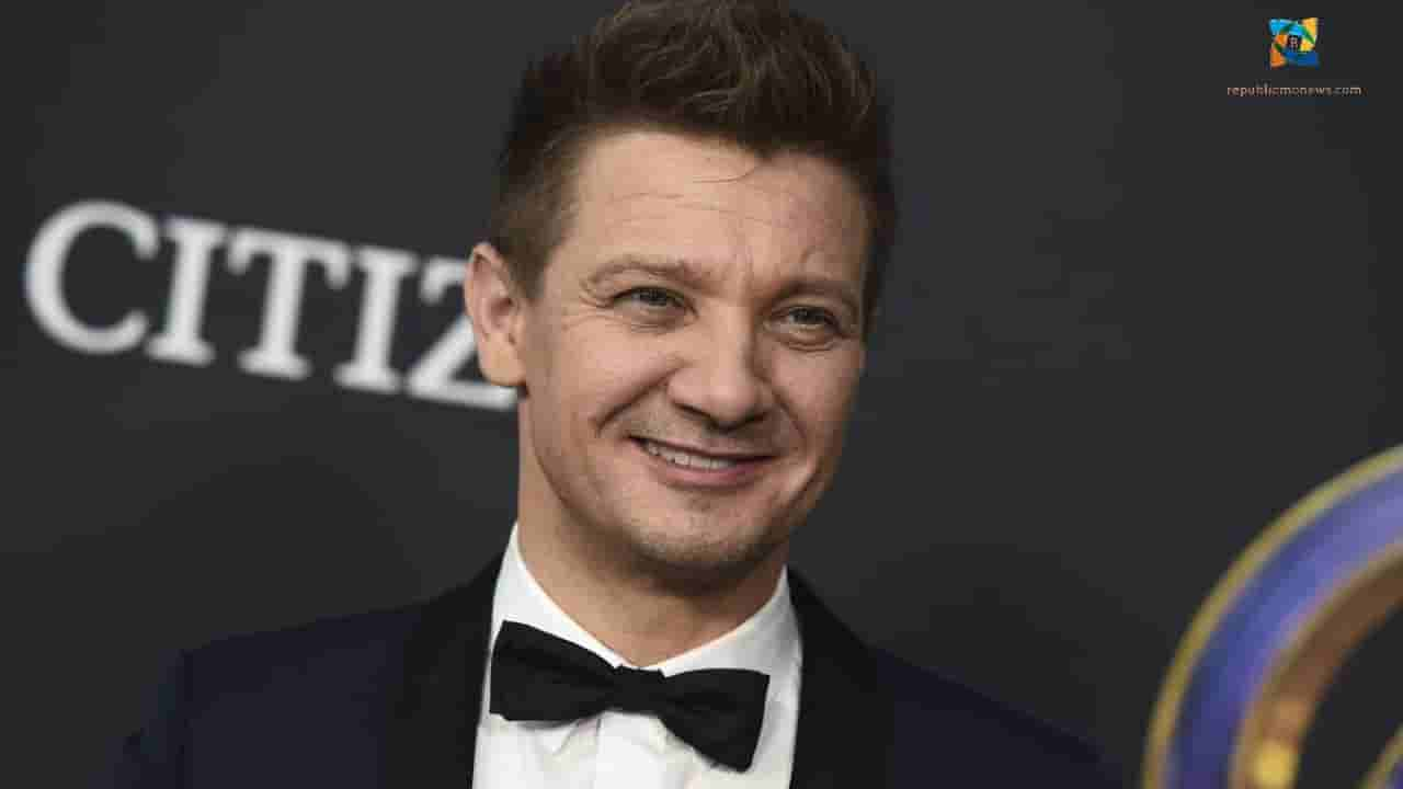 Jeremy Renner snow plow