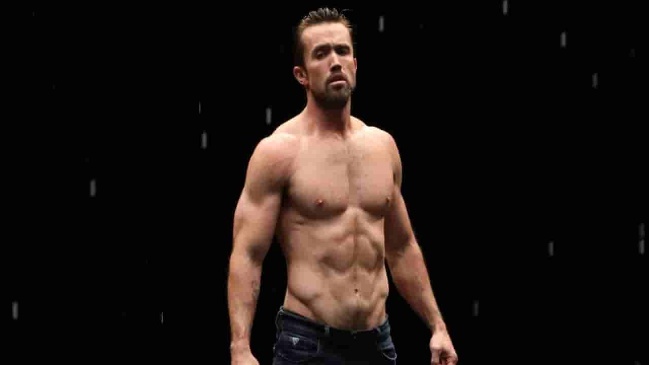 Rob McElhenney Age