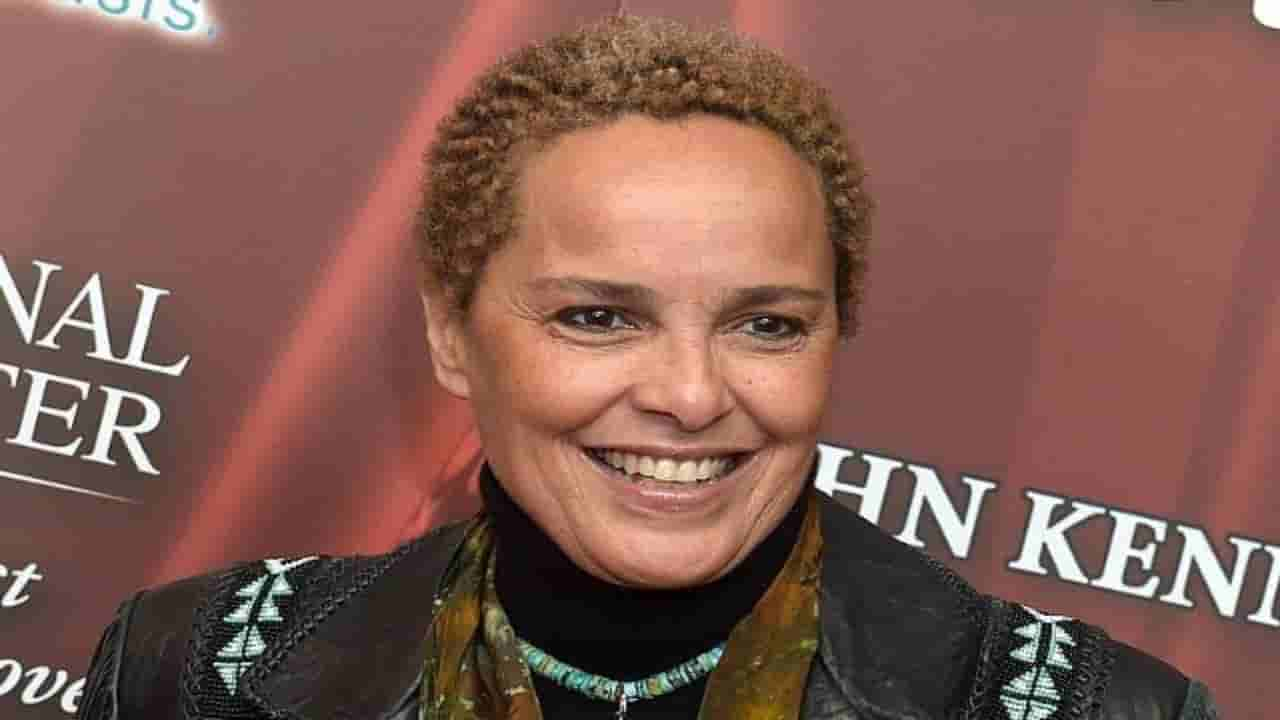 Shari Belafonte Age