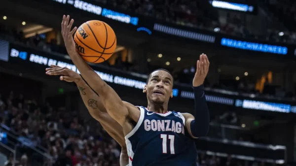 Gonzaga beat Kansas in the second half to reach ninth straight Sweet 16